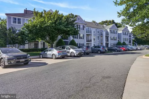 10021 Vanderbilt Cir #2, Rockville, MD 20850