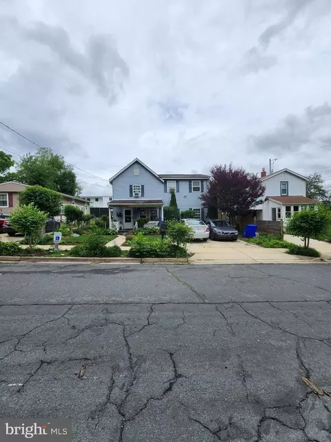 10703 Shaftsbury St, Kensington, MD 20895