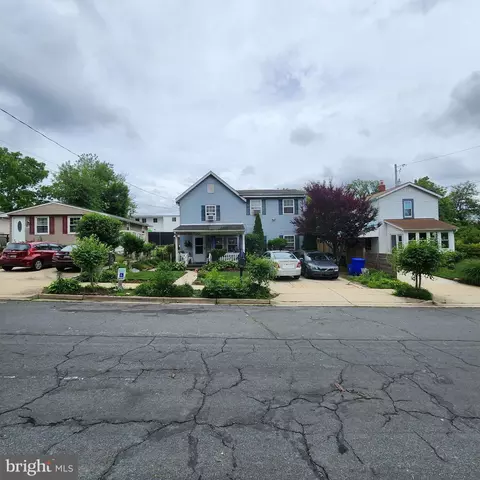 10703 Shaftsbury St, Kensington, MD 20895