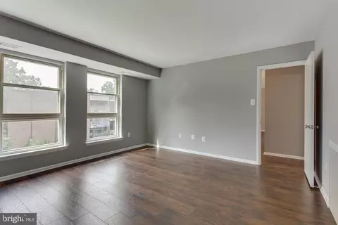 Living - 2305 Greenery Ln #204-3, Silver Spring, MD 20906 photo 2 of 3