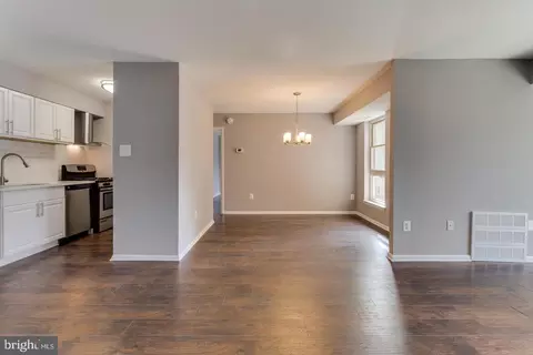 Living - 2305 Greenery Ln #204-3, Silver Spring, MD 20906 photo 3 of 3