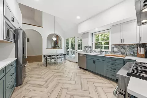 Kitchen - 15802 Radwick Ln, Silver Spring, MD 20906 photo 2 of 4