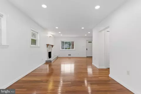 Living - 1511 Crest Rd, Silver Spring, MD 20902 photo 5 of 7