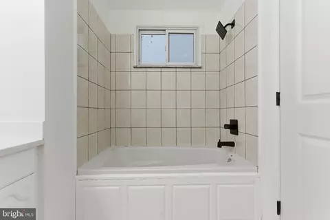 Bath - 1511 Crest Rd, Silver Spring, MD 20902 photo 5 of 6