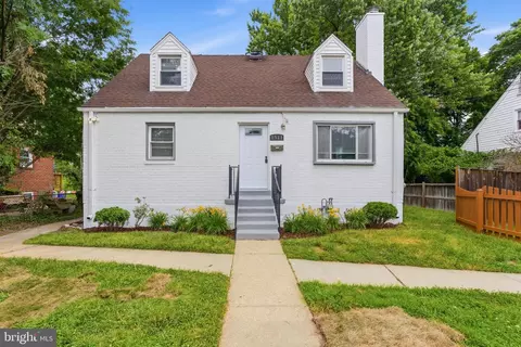 Exterior - 1511 Crest Rd, Silver Spring, MD 20902 photo 5 of 5