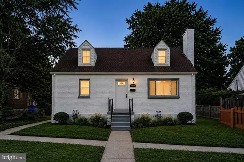Exterior - 1511 Crest Rd, Silver Spring, MD 20902 photo 2 of 5