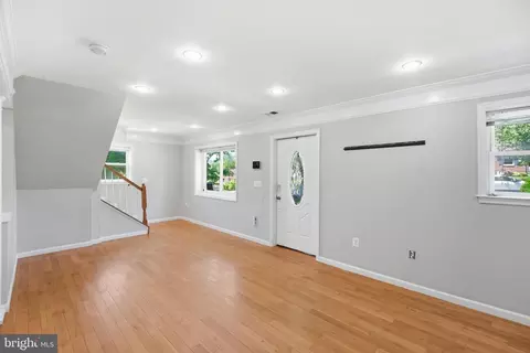 Living - 2507 Weisman Rd, Silver Spring, MD 20902 photo 1 of 8