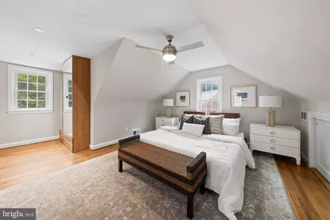Bedroom - 404 Lexington Dr, Silver Spring, MD 20901 photo 4 of 5