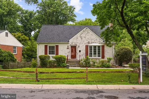 Exterior - 404 Lexington Dr, Silver Spring, MD 20901 photo 4 of 7
