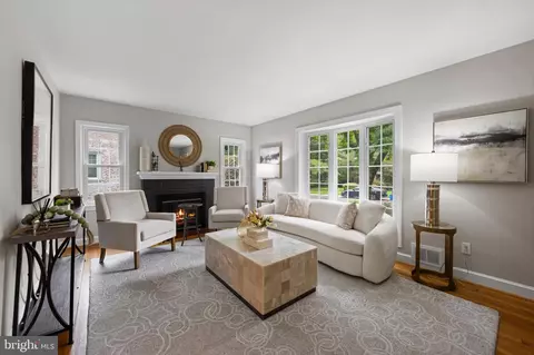 Living - 404 Lexington Dr, Silver Spring, MD 20901 photo 2 of 3