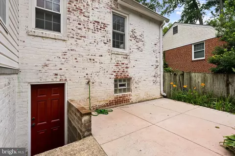 Exterior - 404 Lexington Dr, Silver Spring, MD 20901 photo 6 of 7