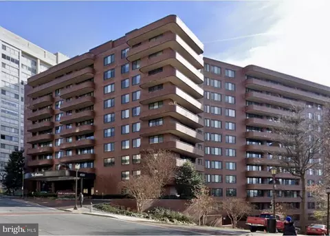 4550 N Park Ave #512, Chevy Chase, MD 20815