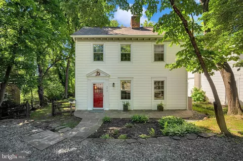 2418 Forest Glen Rd, Silver Spring, MD 20910