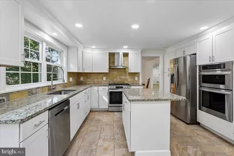 9812 Canal Rd, Montgomery Village, MD 20886