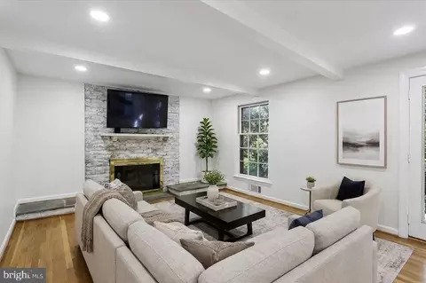 9812 Canal Rd, Montgomery Village, MD 20886
