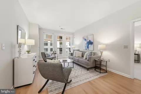 Living - 1201 E West Hwy #332, Silver Spring, MD 20910 photo 2 of 3