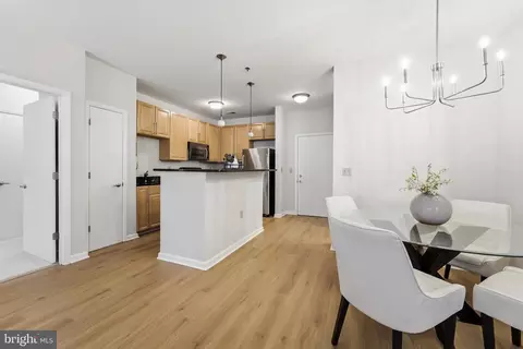Dining - 1201 E West Hwy #332, Silver Spring, MD 20910 photo 2 of 3
