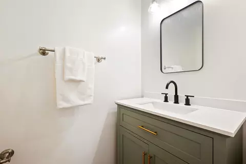 Bath - 2045 Westchester Dr, Silver Spring, MD 20902 photo 1 of 8