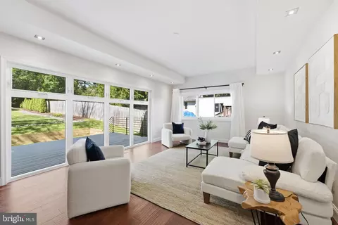 Living - 630 Potomac Ave, Silver Spring, MD 20910 photo 4 of 5