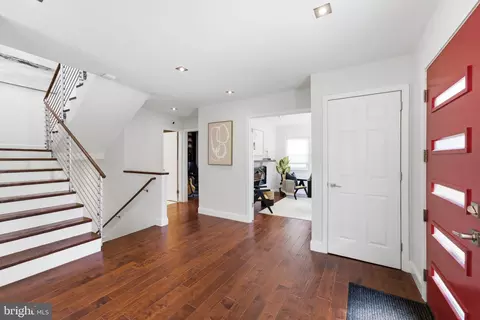 Entry Way - 630 Potomac Ave, Silver Spring, MD 20910 photo 4 of 10