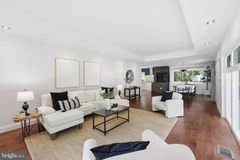 Living - 630 Potomac Ave, Silver Spring, MD 20910 photo 2 of 5