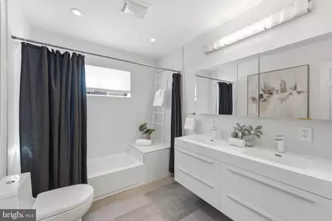 Bath - 630 Potomac Ave, Silver Spring, MD 20910 photo 6 of 8