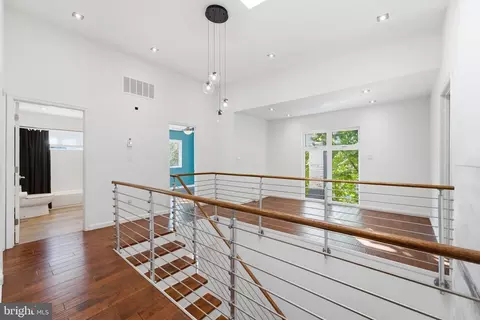 Entry Way - 630 Potomac Ave, Silver Spring, MD 20910 photo 6 of 10