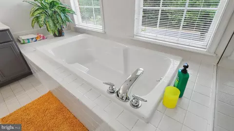 Bath - 14308 Big Bear Ct, Silver Spring, MD 20906 photo 2 of 5