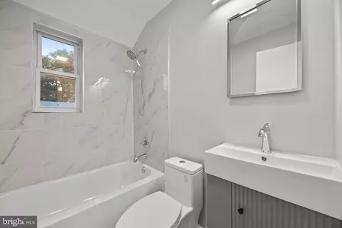 Bath - 12717 Holdridge Rd, Silver Spring, MD 20906 photo 2 of 14