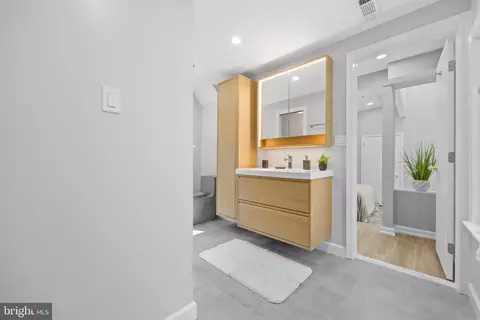 Bath - 12717 Holdridge Rd, Silver Spring, MD 20906 photo 11 of 14
