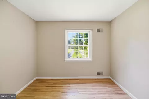 Bedroom - 13309 Old Forge Rd, Silver Spring, MD 20904 photo 7 of 12