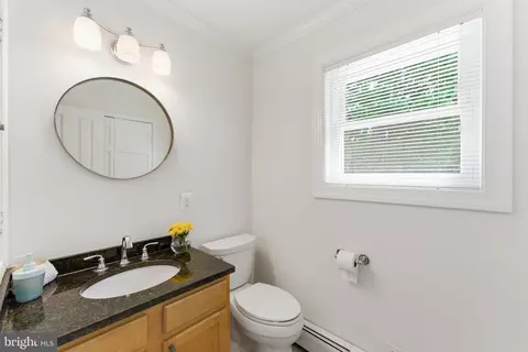 Bath - 2100 Edgewater Pkwy, Silver Spring, MD 20903 photo 1 of 4