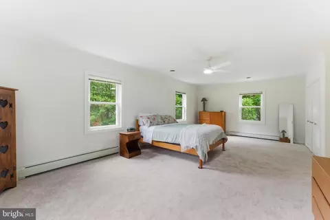 Bedroom - 2100 Edgewater Pkwy, Silver Spring, MD 20903 photo 11 of 12