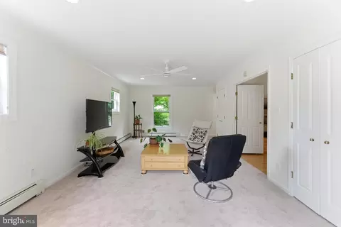 Living - 2100 Edgewater Pkwy, Silver Spring, MD 20903 photo 5 of 6