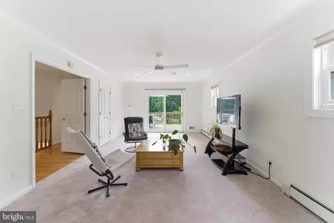 Living - 2100 Edgewater Pkwy, Silver Spring, MD 20903 photo 3 of 6