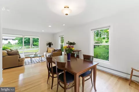 Dining - 2100 Edgewater Pkwy, Silver Spring, MD 20903 photo 2 of 2