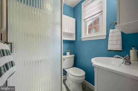 Bath - 2110 Dayton St, Silver Spring, MD 20902 photo 1 of 3