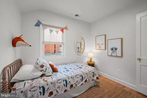Bedroom - 2110 Dayton St, Silver Spring, MD 20902 photo 2 of 10