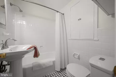Bath - 2110 Dayton St, Silver Spring, MD 20902 photo 3 of 3