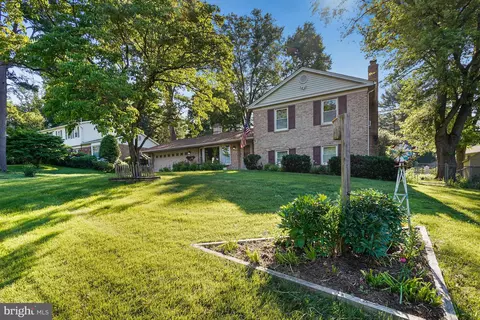 Exterior - 14905 Cobblestone Dr, Silver Spring, MD 20905 photo 2 of 6