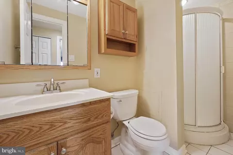 Bath - 14905 Cobblestone Dr, Silver Spring, MD 20905 photo 4 of 4