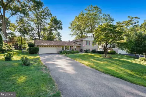 14905 Cobblestone Dr, Silver Spring, MD 20905