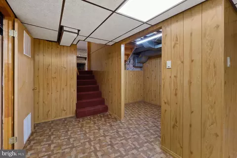 Entry Way - 14905 Cobblestone Dr, Silver Spring, MD 20905 photo 6 of 6