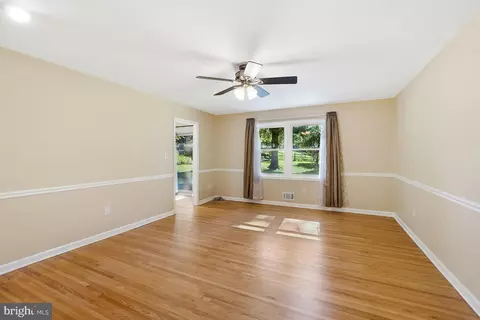 Living - 14905 Cobblestone Dr, Silver Spring, MD 20905 photo 2 of 5