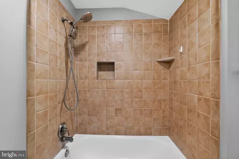 Bath - 1724 Dublin Dr, Silver Spring, MD 20902 photo 4 of 4
