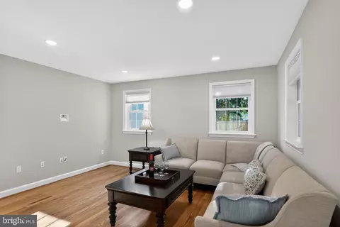 Living - 1724 Dublin Dr, Silver Spring, MD 20902 photo 2 of 5