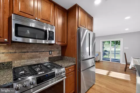 Kitchen - 1724 Dublin Dr, Silver Spring, MD 20902 photo 5 of 7