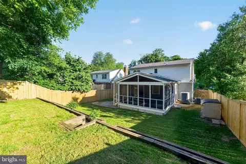 Exterior - 1724 Dublin Dr, Silver Spring, MD 20902 photo 6 of 9