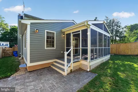 Exterior - 1724 Dublin Dr, Silver Spring, MD 20902 photo 2 of 9