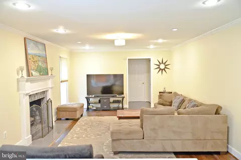 Living - 2124 Cherry Leaf Ln, Silver Spring, MD 20906 photo 4 of 5